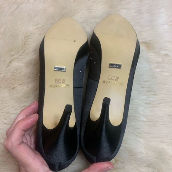 Menbur Black Heels with Rhinestone Toe Details size 8.5 - Picture 6 of 10